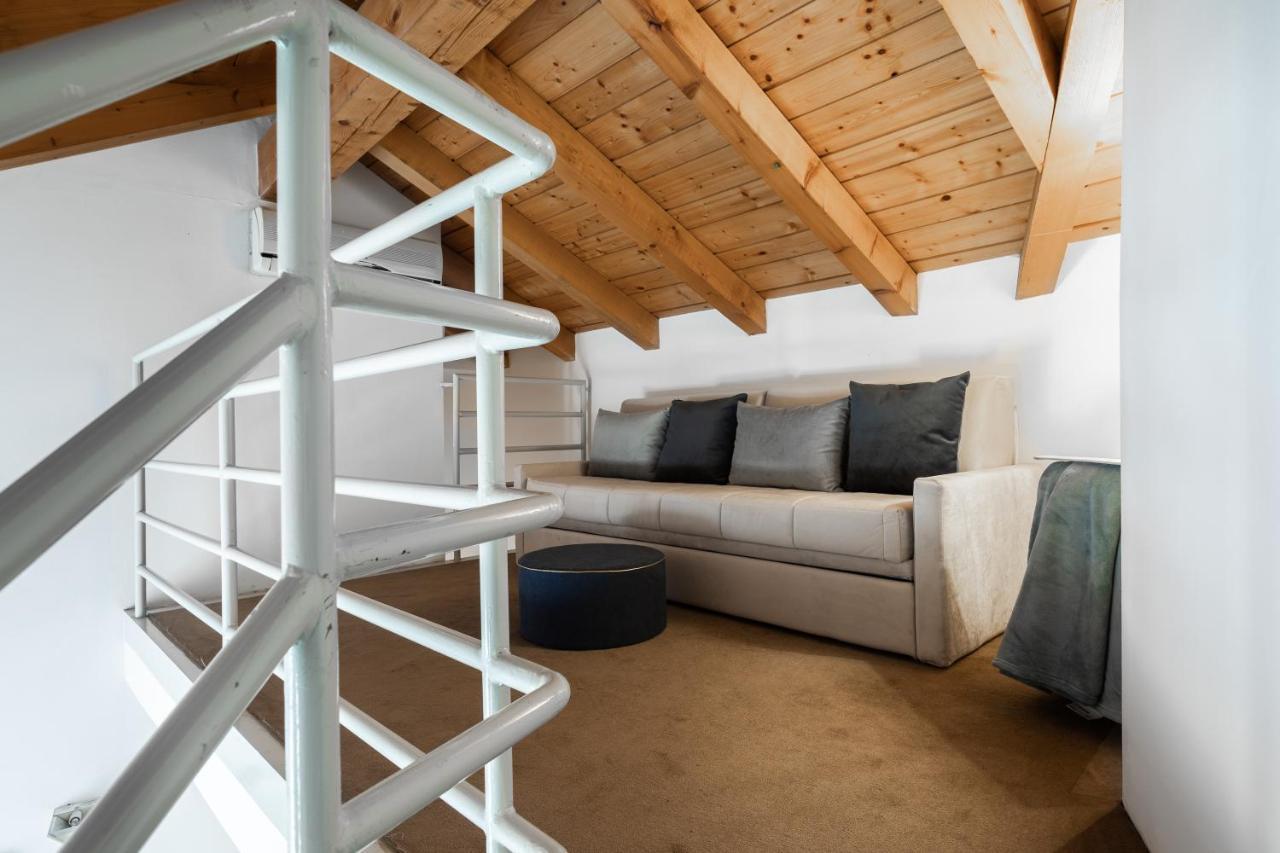 A Casa Nuccia Mansarda By Holiday Solutions Como Exteriör bild