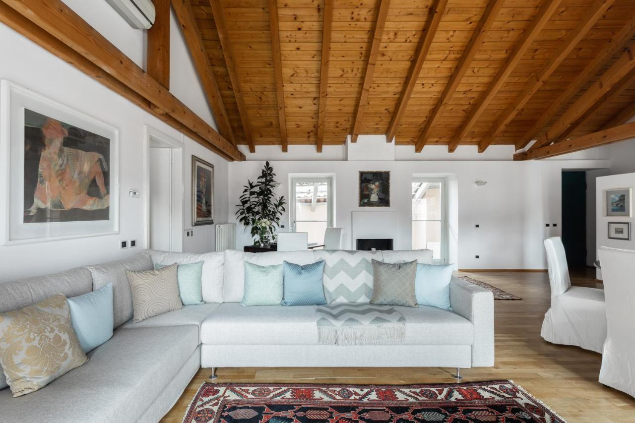 A Casa Nuccia Mansarda By Holiday Solutions Como Exteriör bild