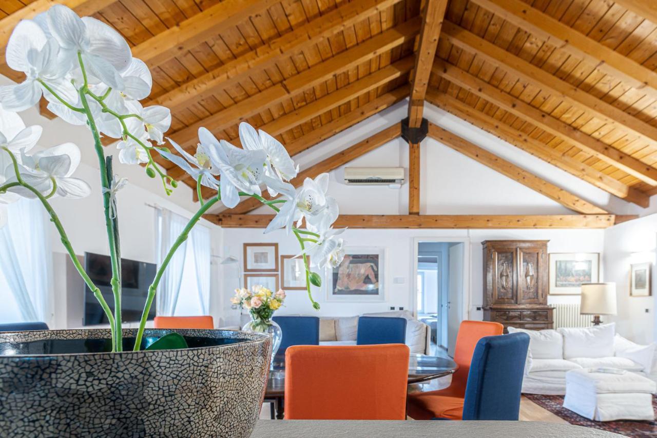 A Casa Nuccia Mansarda By Holiday Solutions Como Exteriör bild